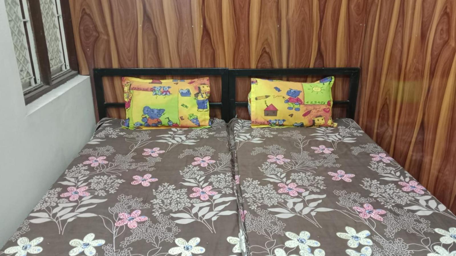 Shivanjali Bhakt Niwas Ujjain Eksteriør bilde